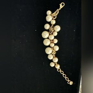 Women pearls bracelet